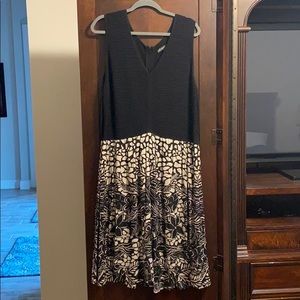 Adrianna Papell Black/Tan Dress